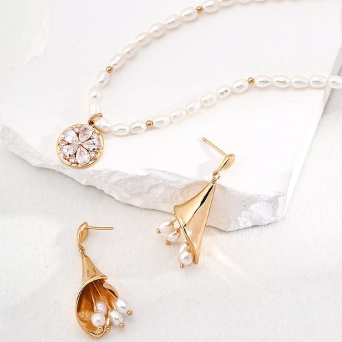 3.0 5.0mmFreshwaterPearlFlowerPendantNecklace3