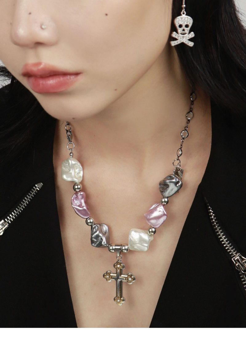 BaroquePearlCrossPendantNecklace3