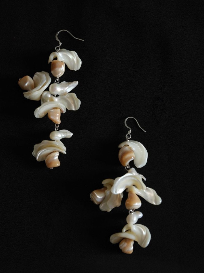 BaroquePearlShellDropEarrings1