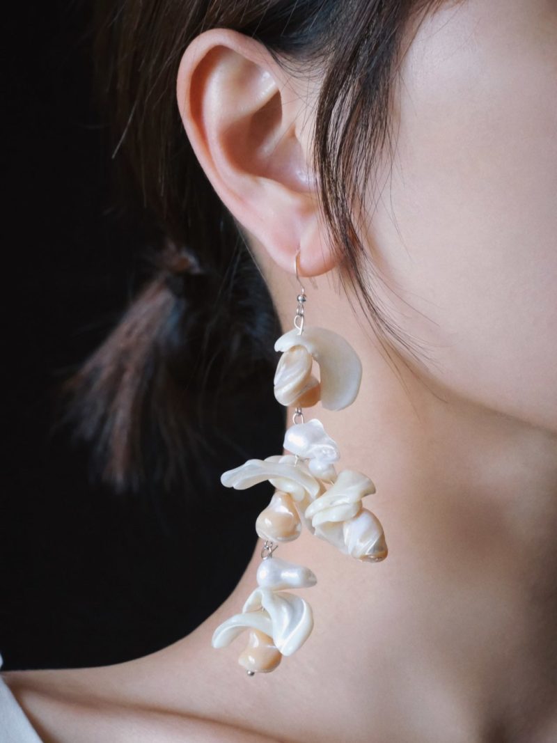 BaroquePearlShellDropEarrings3