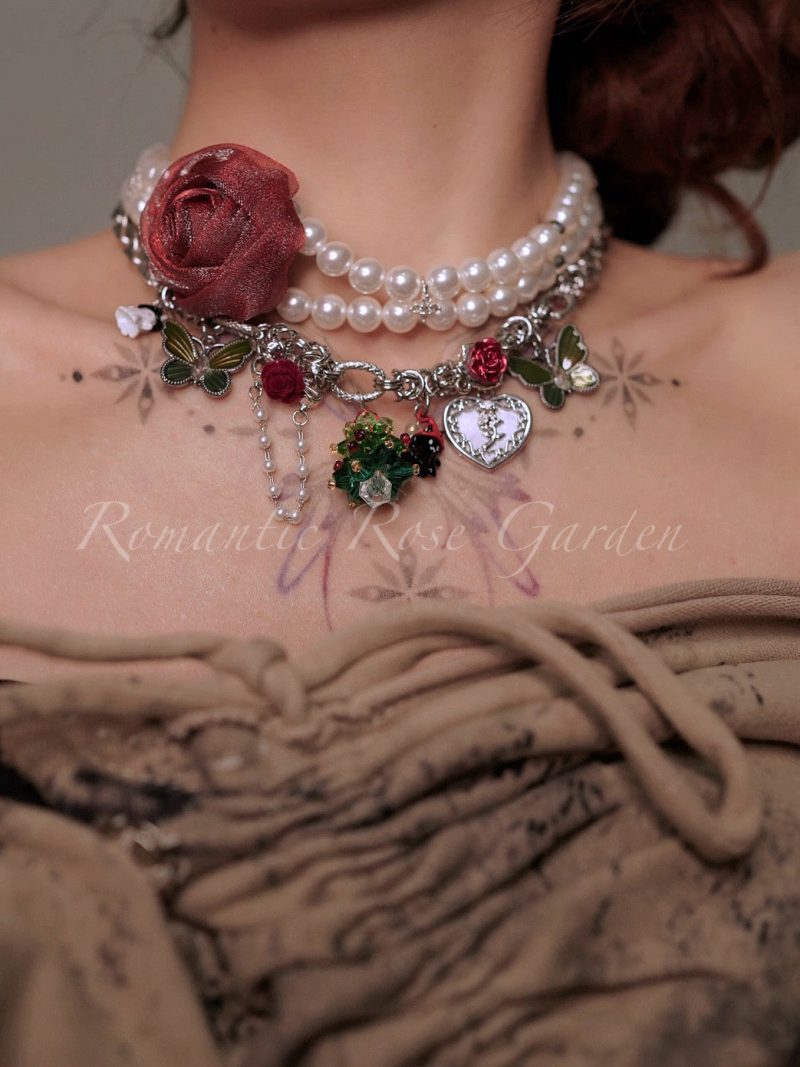 Belle sRoseGardenDoubleStrandPearlChoker3