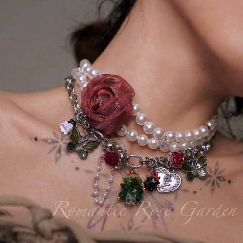 Belle sRoseGardenDoubleStrandPearlChoker5