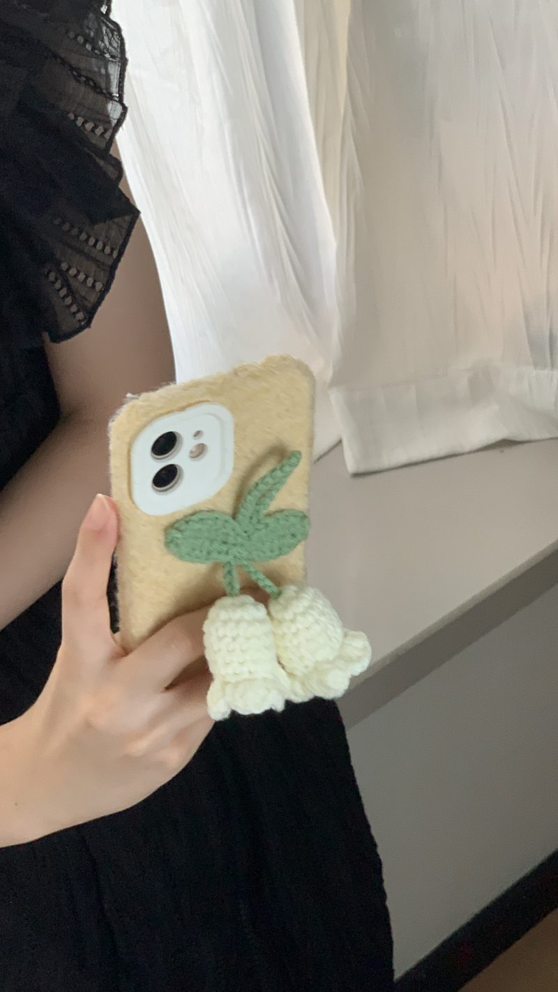 BellflowerFurryPhoneCase2