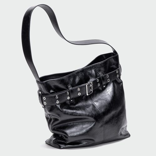 BlackStrapShoulderBag6