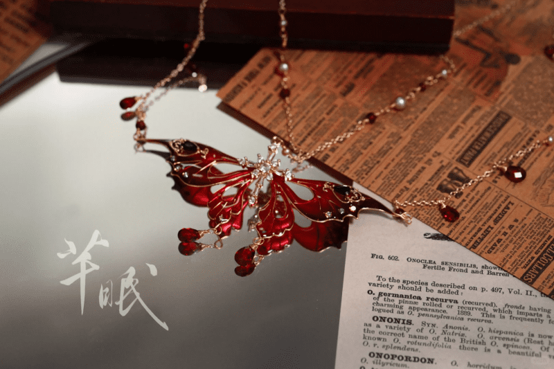 BloodyButterflyNecklace1