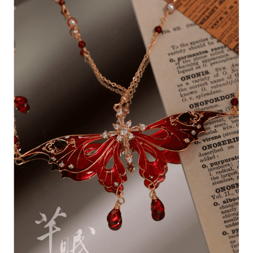 BloodyButterflyNecklace3