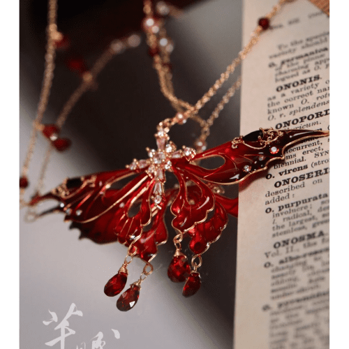 BloodyButterflyNecklace4