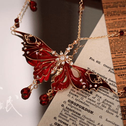 BloodyButterflyNecklace5