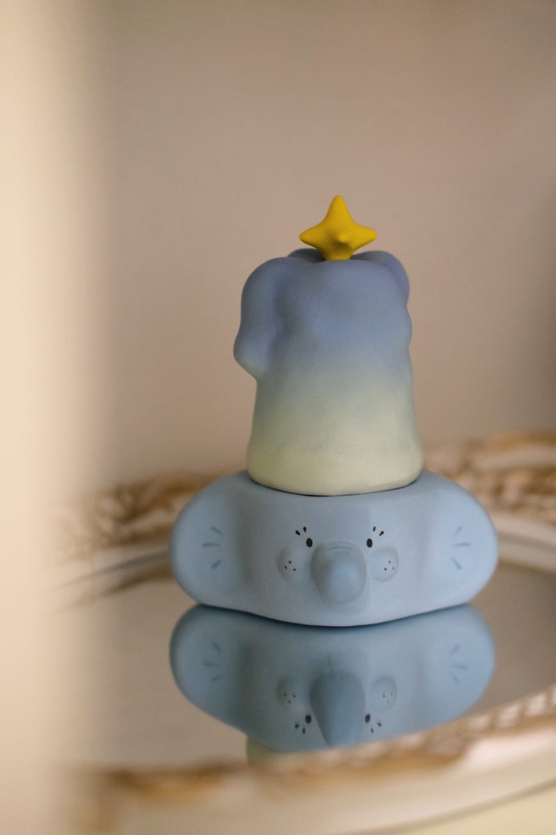 BlueBlueElephantCandleHolderWithStarHat2