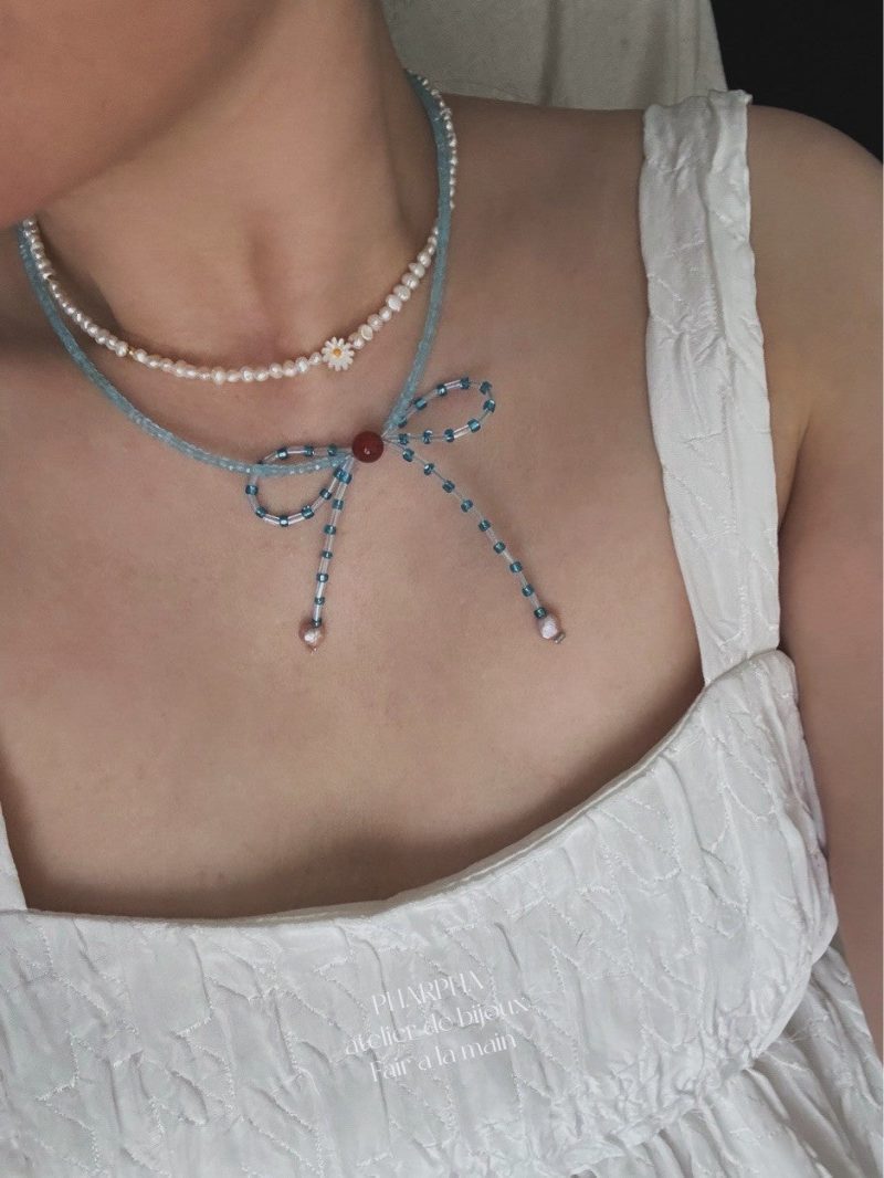 BlueBowPearlBeadedNecklace4