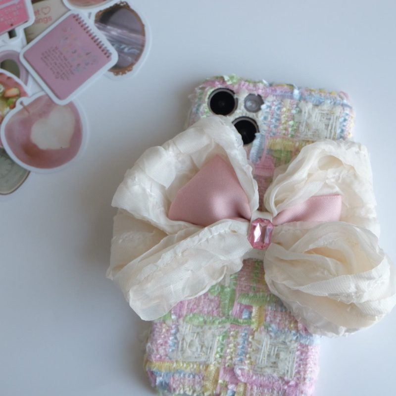 BowTieKnittingPhoneCase1