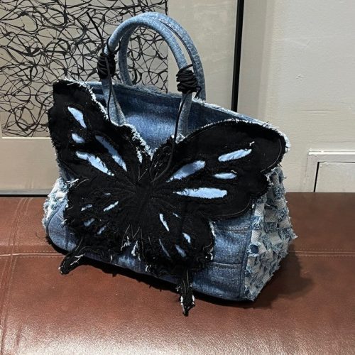 ButterflyPatchDenimHandbag1 fdecfbe4 5738 44b7 b4c0 8ba14a3af516