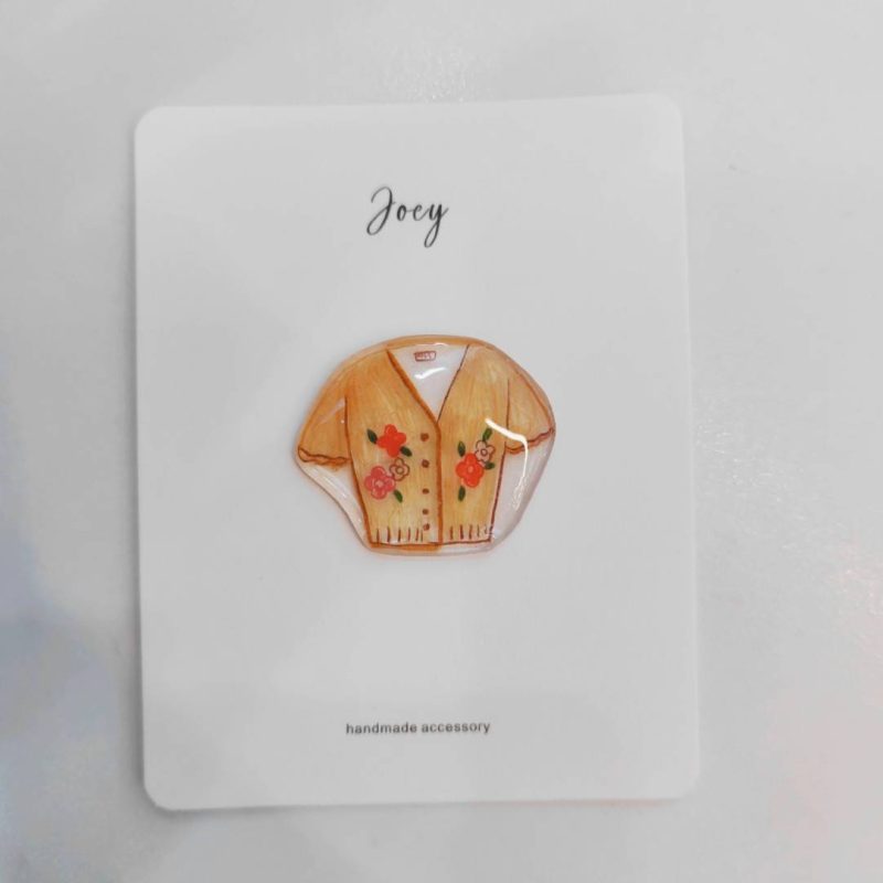 CartoonSweaterCollectionShrinkPlasticBrooch5