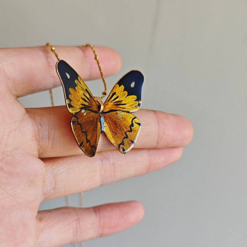 ChineseLacquerGoldenButterflyNecklace3