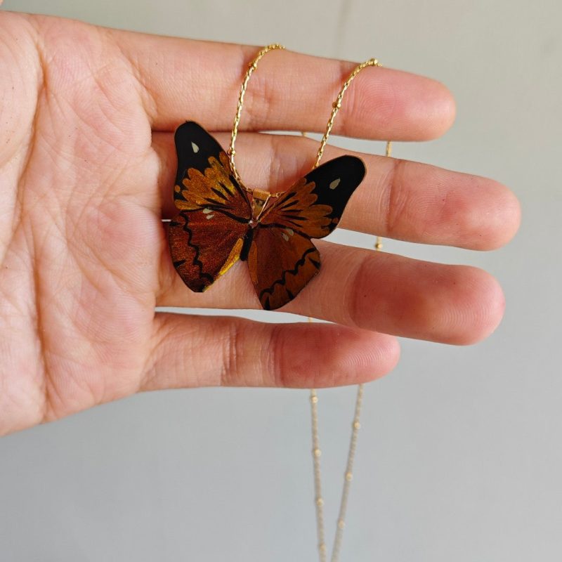 ChineseLacquerGoldenButterflyNecklace4