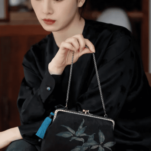 ChinoiserieFrameClutchBag2