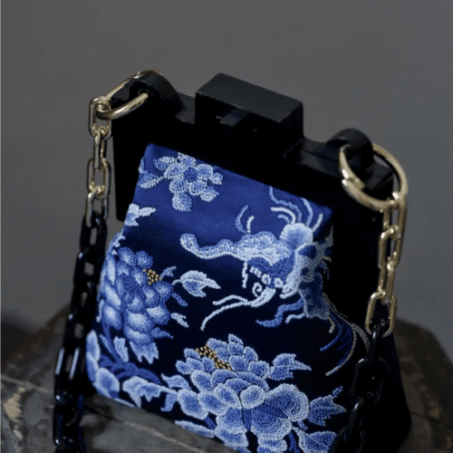 Chinoiserie BlueFlowerEmbroideryFrameClutchBag1