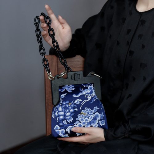 Chinoiserie BlueFlowerEmbroideryFrameClutchBag6