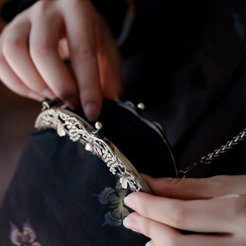 Chinoiserie ButterflyGrapevineFrameClutchBag5