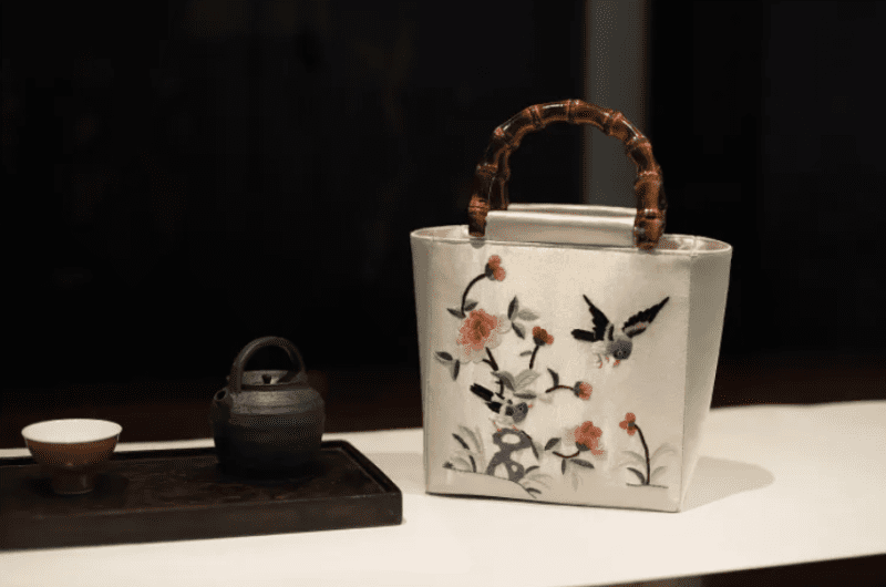 Chinoiserie FlowerBirdEmbroideryHandbag1