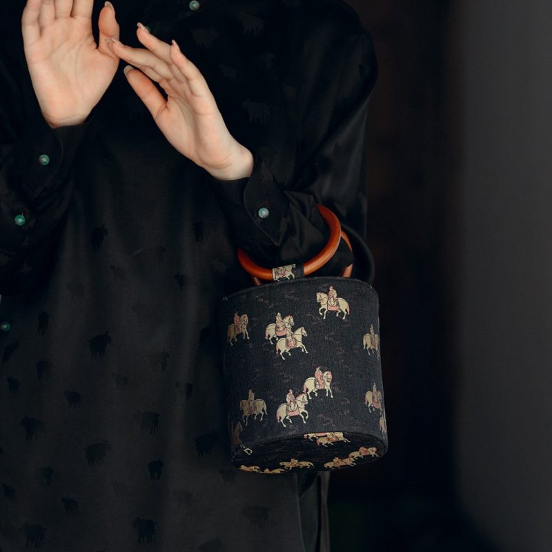 Chinoiserie HorsePictureWoodenHandleBucketBag4