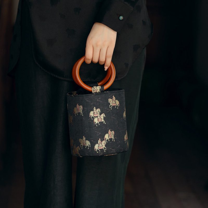 Chinoiserie HorsePictureWoodenHandleBucketBag9