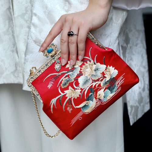 Chinoiserie MandarinDuckEmbroideryFrameClutchBag4