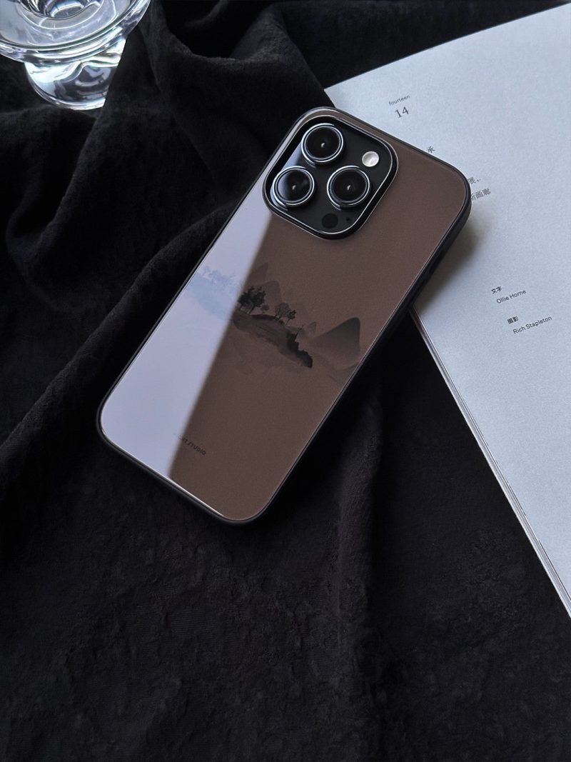 Chinoiserie MountainReflectionPhoneCase4