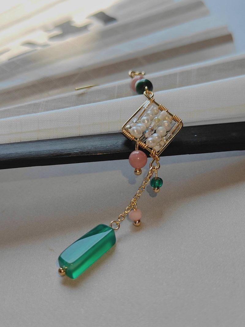 Chinoiserie NaturalJadeGreenPinkBeadedDropEarrings9