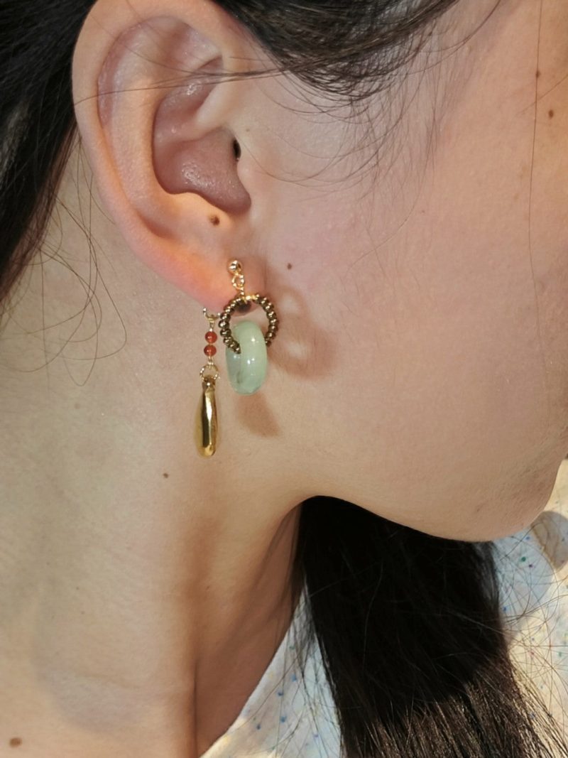 Chinoiserie NaturalJadeHoopBeadedDropEarrings3 2476215f f55a 4200 915e 2924751b4ca0