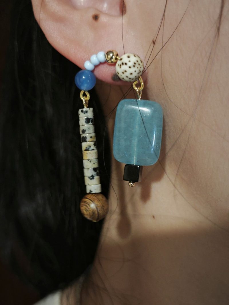 Chinoiserie NaturalSandalwoodAsymmetricBlueEarrings2