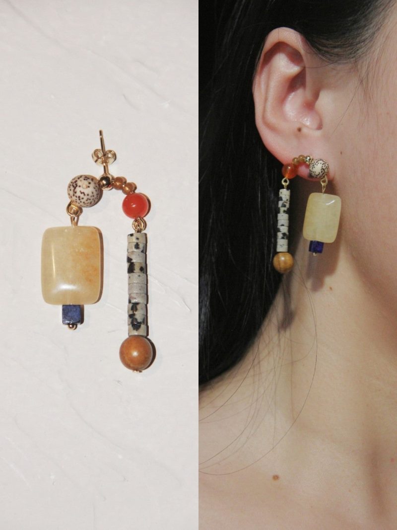 Chinoiserie NaturalSandalwoodAsymmetricBlueEarrings4