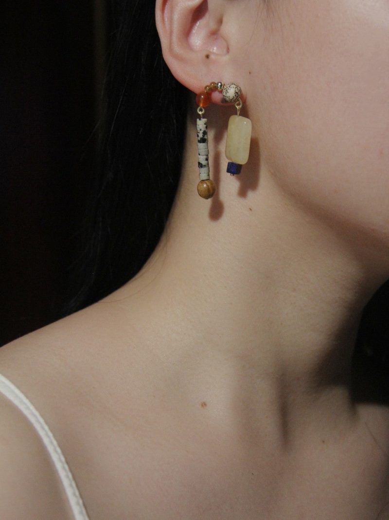 Chinoiserie NaturalSandalwoodAsymmetricBlueEarrings7