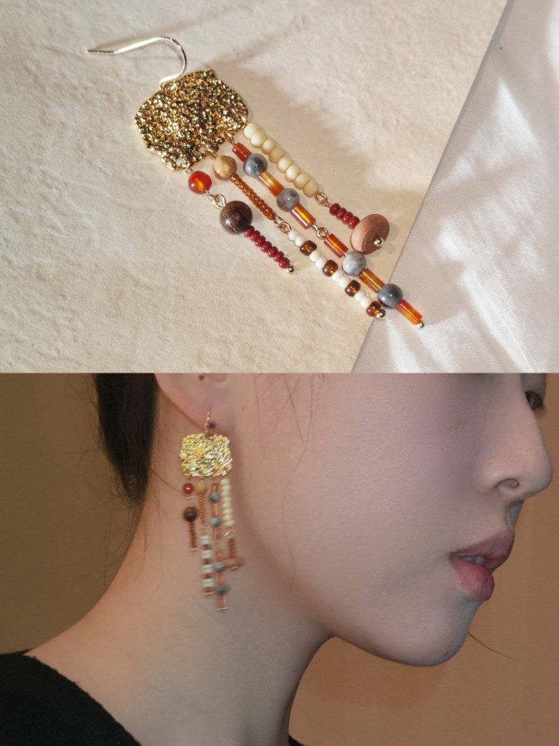 Chinoiserie NaturalSandalwoodAsymmetricSilverEarrings1 5d3dfd55 32ec 4b34 be7c f02243c1ac97