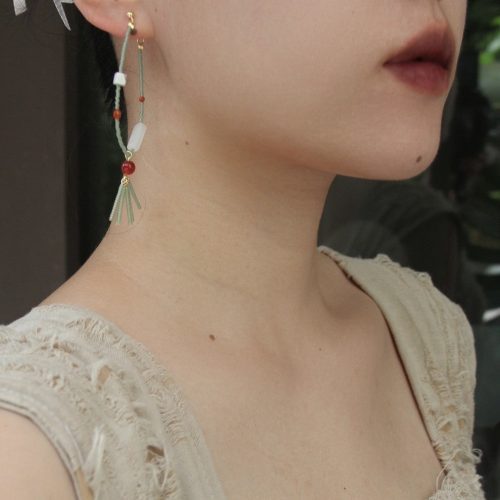 Chinoiserie RedGreenJadeBeadedHoopEarrings5 f3979197 f0fd 4016 b1a6 c75515f7555e