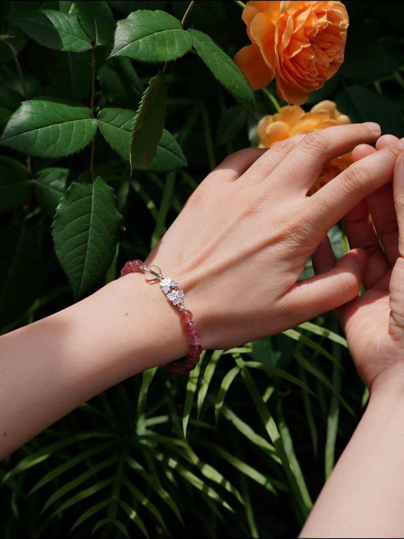 Chinoiserie SilverButterflyStrawberryCrystalBeadedBracelet3