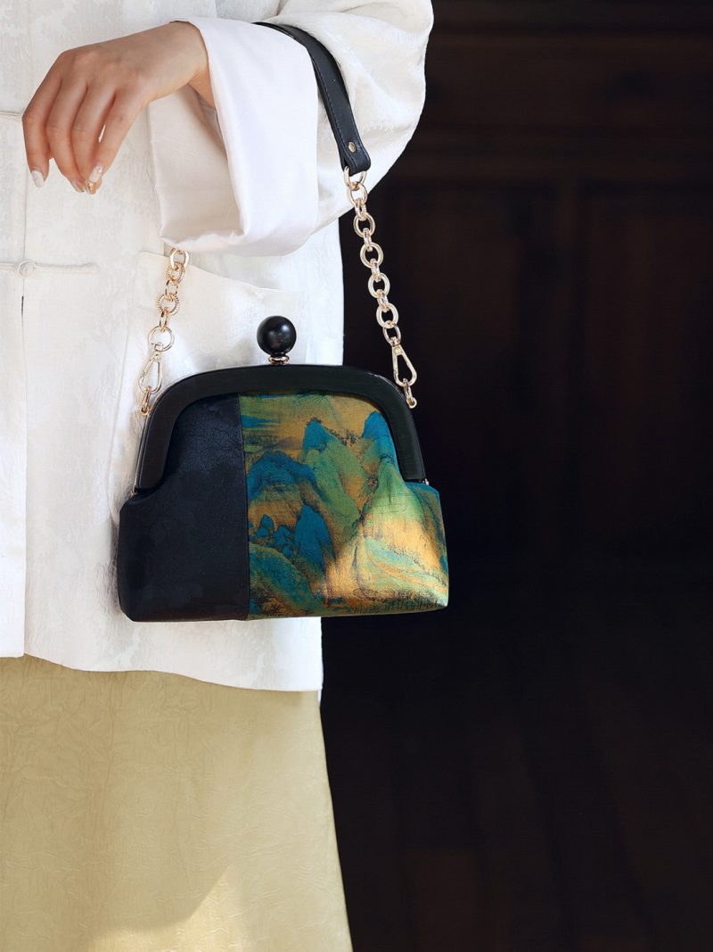 Chinoiserie ThousandMilesofRiversandMountainsSilkFrameClutchBag6