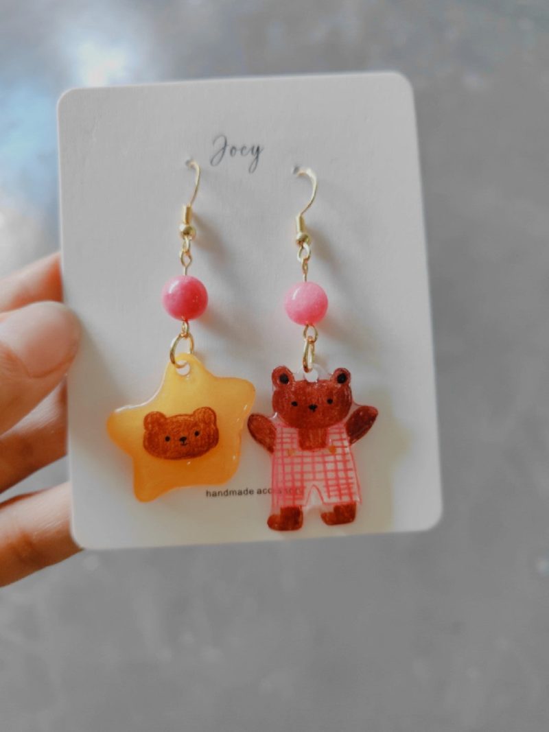 CuteCartoonHandmadeShrinkPlasticEarrings1 88539e75 a2d7 44d8 a7ea c7ab90a97dfb