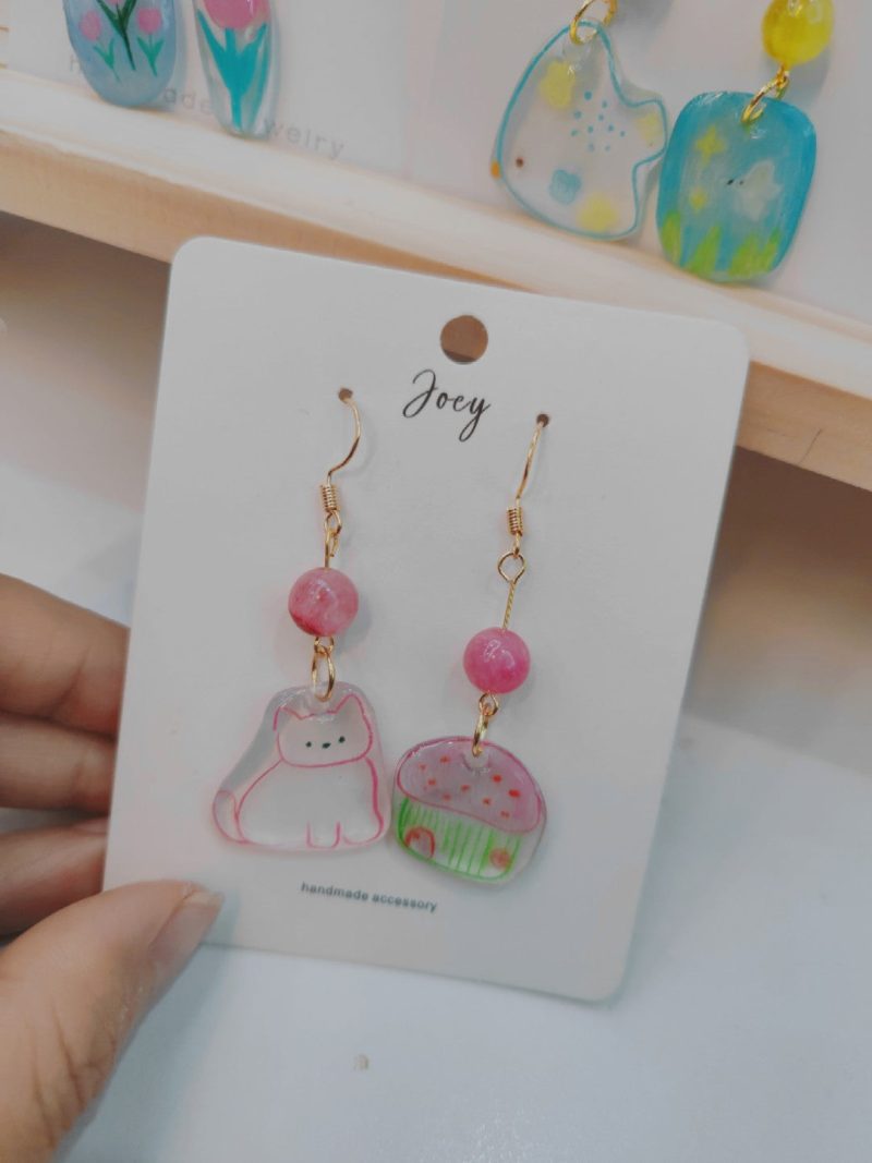 CuteCatsShrinkPlasticEarrings2 ee7498a9 2b48 40cd 933f c9a629e7515e