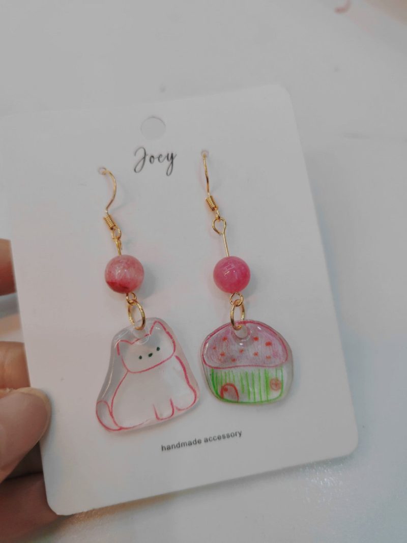 CuteCatsShrinkPlasticEarrings3 5fe70183 d477 4cff 8f41 ae81f1284cc5