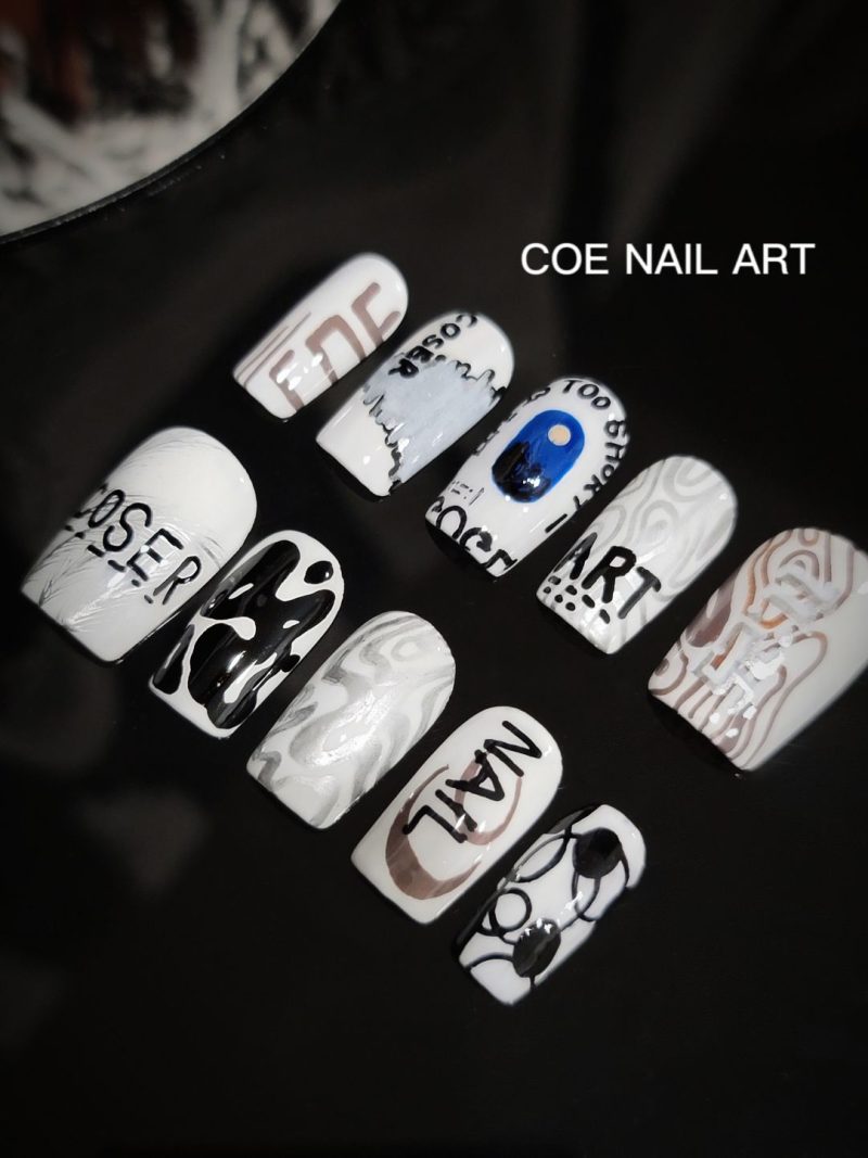 DoodleCoserArtPressOnNailsSet1