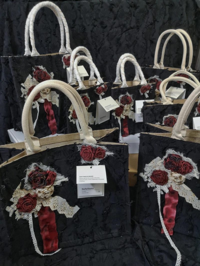 DukeRedRosesLaceTote1