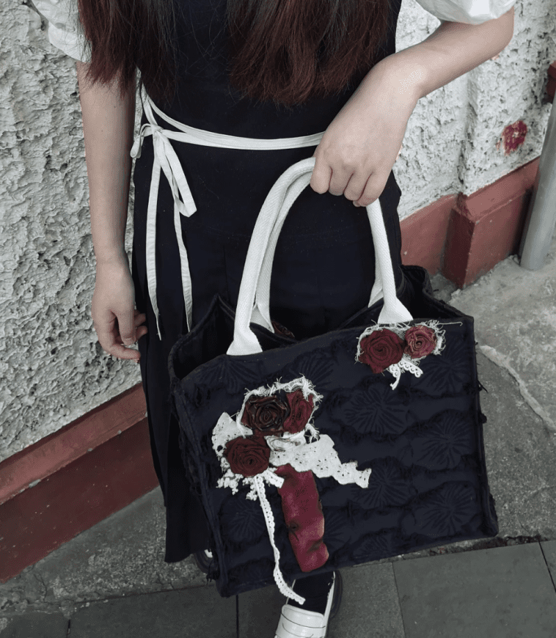 DukeRedRosesLaceTote1