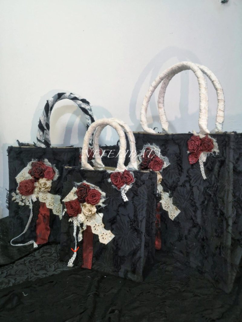 DukeRedRosesLaceTote13