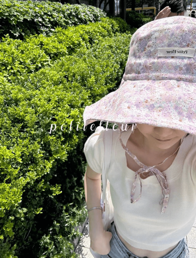 Floral Floppy Ruffle Strap Bucket Hat1