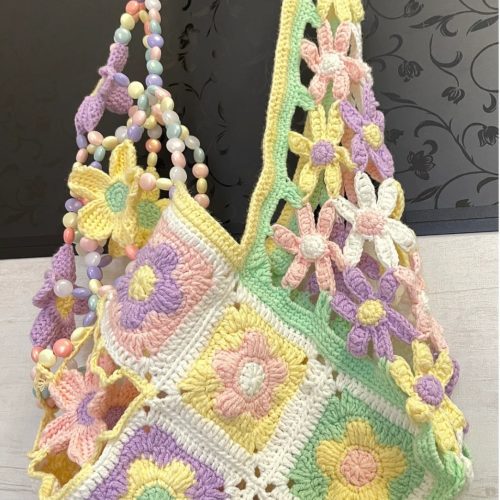 FlowerHollowBeadedCrossbodyBag2 d497f408 139f 4a4b a075 386fddaceef6