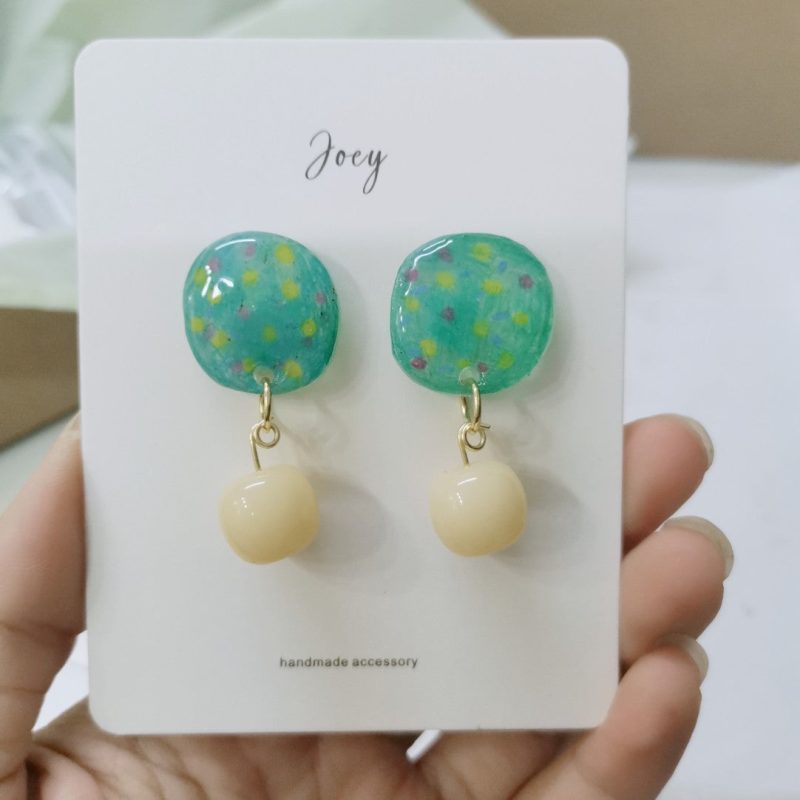 FlowerShrinkPlasticEarrings1 45ab55d0 dc5f 46c7 8f84 4291a4d672ea