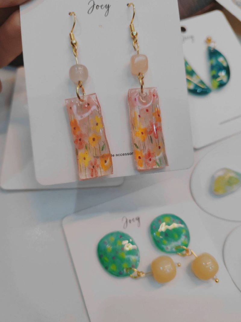 FlowerShrinkPlasticEarrings1 e84393f3 d7cb 44d0 9990 043a4d589825