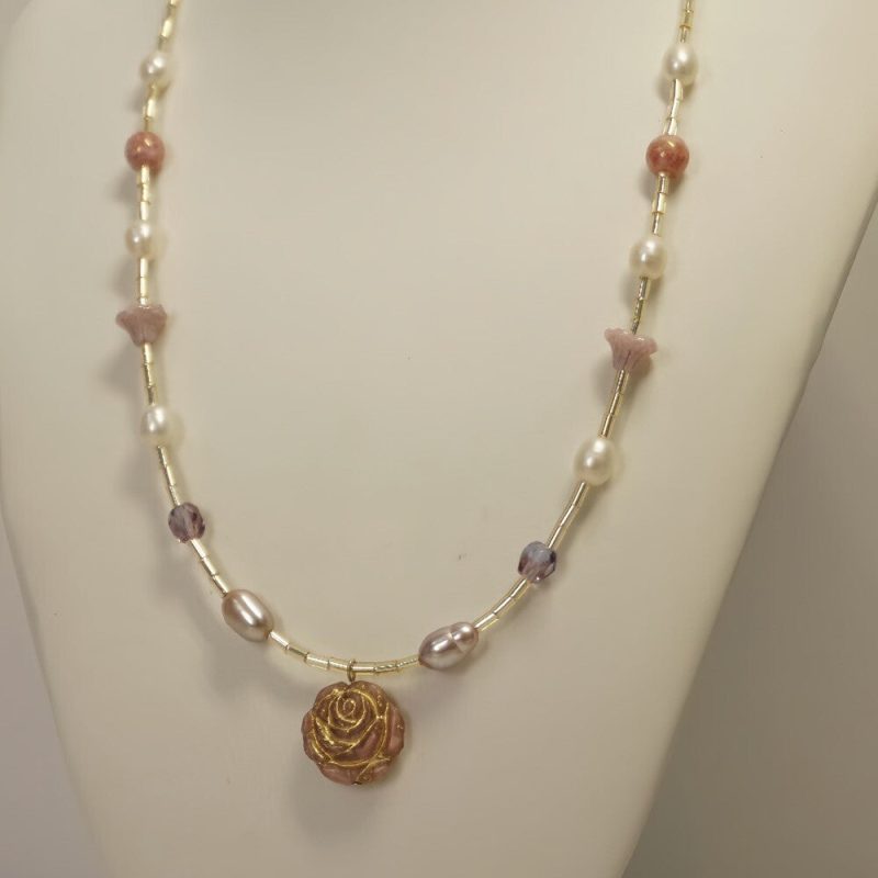 GoldenWaterLilyPearlBeadedNecklace3