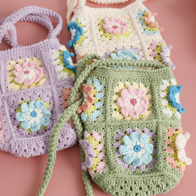 GrannySquareFlowerCrochetCrossbodyBag3